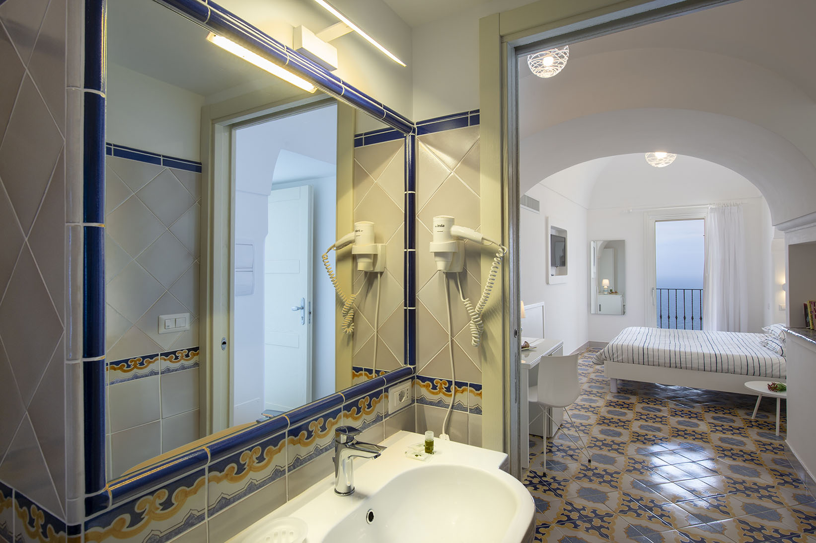 Boutique Hotel Praiano: Albadamare Hotel rooms and suites